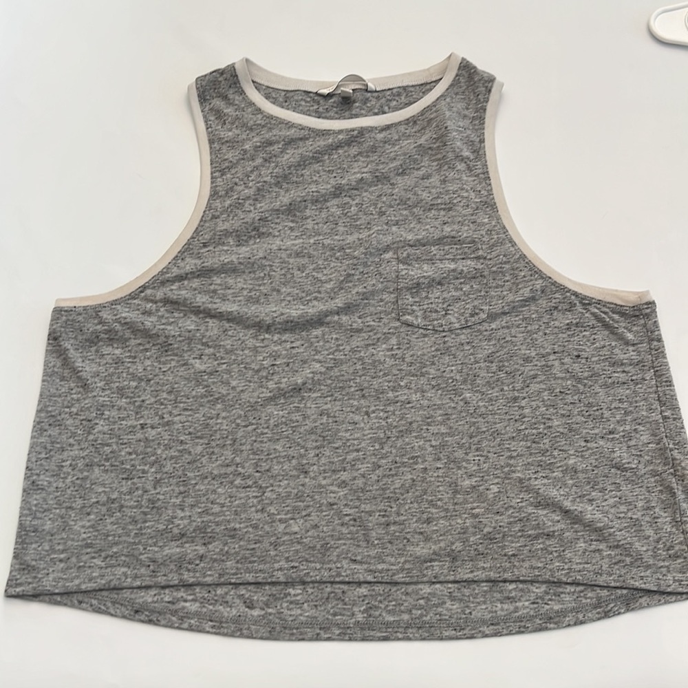 VICTORIA’S Secret Heather gray tank top with front pocket size M - Picture 3 of 16